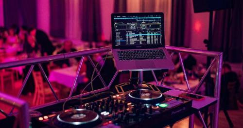 6CCD576C-9DF5-4EA0-BB5F-F76A3207DFFA