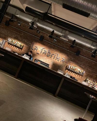 2BB16B8B-DE12-4DB6-A575-F0066180776E